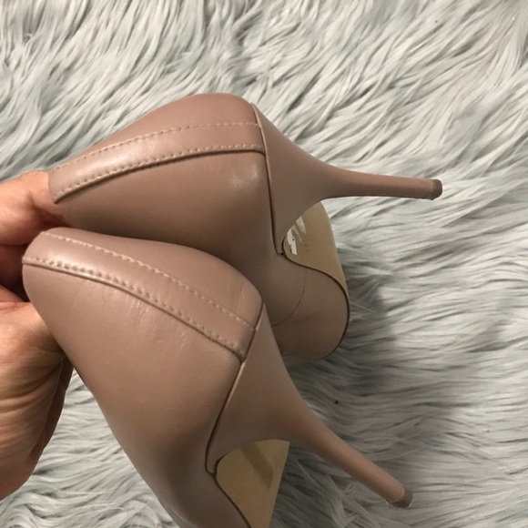 Steve Madden Nude Pointed Toe Stilettos Pumps - Picture 8 of 8